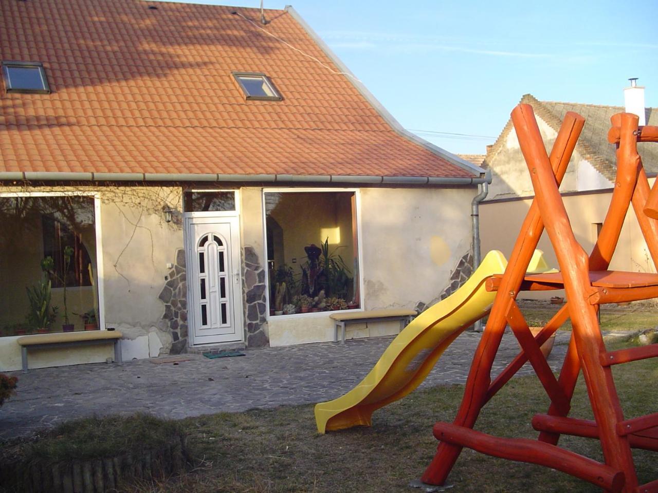 Villa Ametyst Sturovo Luaran gambar